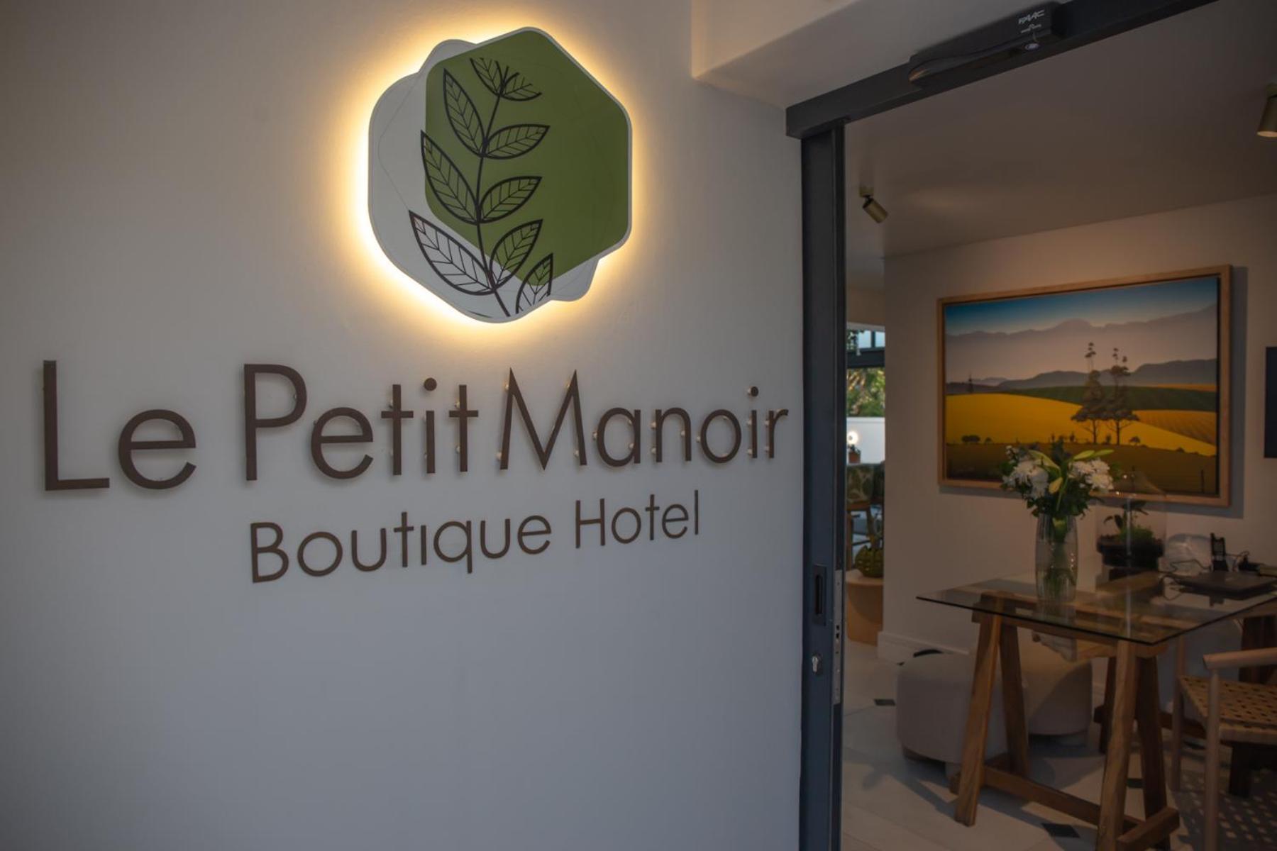 Le Petit Manoir Boutique Hotel フランシュホーク エクステリア 写真